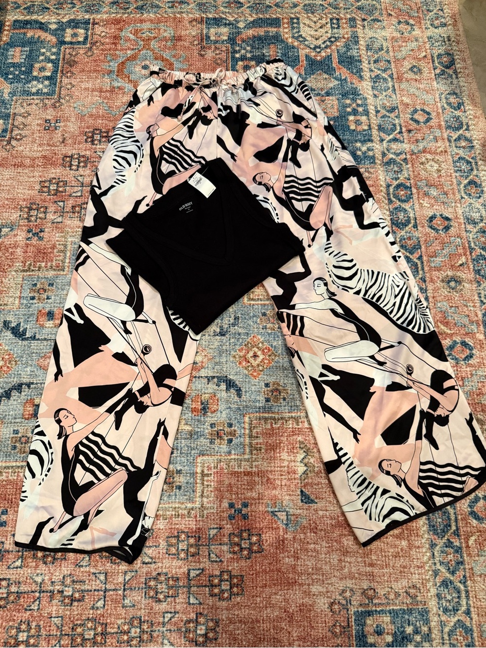 Wide-Leg Printed Lounge Pants in Pink & Black